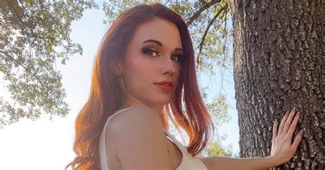 amouranth to kick|amouranth signs with kick.